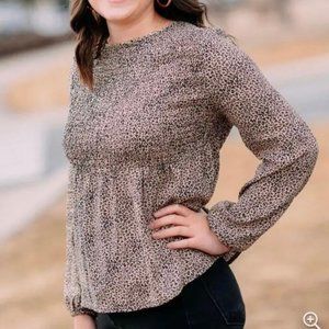 Urban Romantics Women’s Cheetah Print Ruched Long Sleeve Blouse Size Large Crop